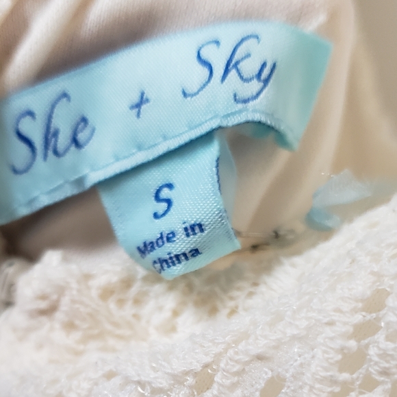 She + Sky lace dress - Picture 4 of 6